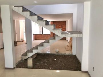 CASA EN VENTA NUEVA (a pie de calle) A 1 CUADRA DE LA CARRETERA METEPEC-ZACANCO Y DESVIACIÓN AL LIBRAMIENTO AV. TECNOLÓGICO EN METEPEC