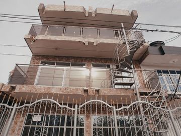 CASA EN VENTA EN LA VARIANTE DE TURBACO CON 5 APARTAMENTOS