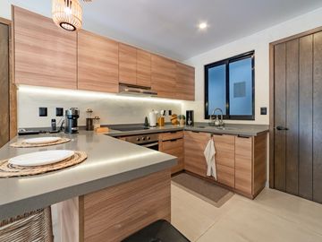 Ziba Condos & Suites Studios