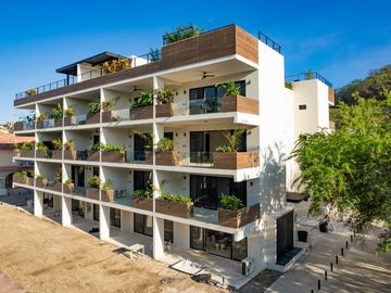 Ziba Condos & Suites Studios