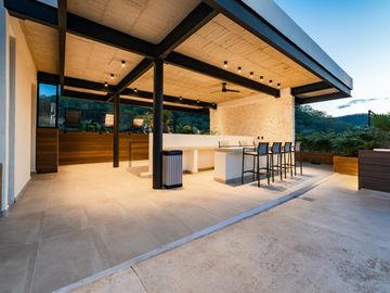 Ziba Condos & Suites Studios