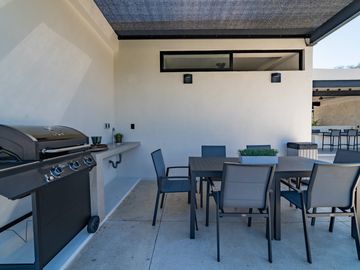 Ziba Condos & Suites Studios