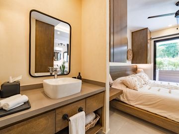 Ziba Condos & Suites Studios