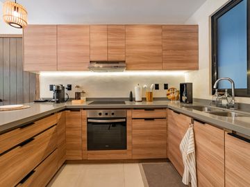 Ziba Condos & Suites Studios