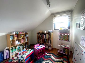 VENDO CASA COMUNA LA REINA SANTIAGO