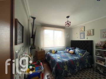 VENDO CASA COMUNA LA REINA SANTIAGO