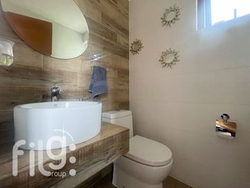 VENDO CASA COMUNA LA REINA SANTIAGO