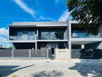 SOPHISTICATED TWO-STOREY MODERN HOUSE IN PAMPANGA NEAR NLEX