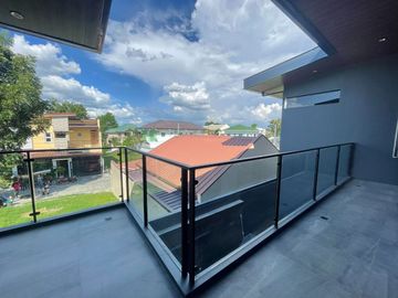 SOPHISTICATED TWO-STOREY MODERN HOUSE IN PAMPANGA NEAR NLEX