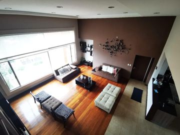 Penthouse de lujo de Venta en Cuenca y amplia terraza con vista espectacular al centro turi y baños Sector 3 puentes