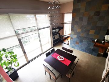 Penthouse de lujo de Venta en Cuenca y amplia terraza con vista espectacular al centro turi y baños Sector 3 puentes