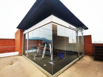 Penthouse de lujo de Venta en Cuenca y amplia terraza con vista espectacular al centro turi y baños Sector 3 puentes