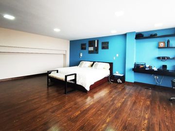 Penthouse de lujo de Venta en Cuenca y amplia terraza con vista espectacular al centro turi y baños Sector 3 puentes