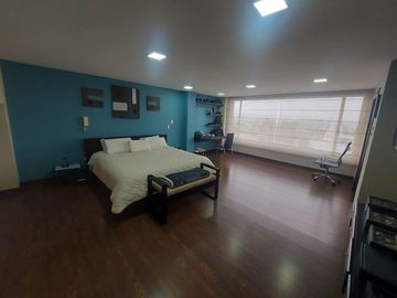 Penthouse de lujo de Venta en Cuenca y amplia terraza con vista espectacular al centro turi y baños Sector 3 puentes