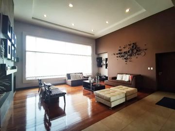 Penthouse de lujo de Venta en Cuenca y amplia terraza con vista espectacular al centro turi y baños Sector 3 puentes