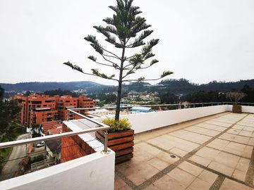 Penthouse de lujo de Venta en Cuenca y amplia terraza con vista espectacular al centro turi y baños Sector 3 puentes