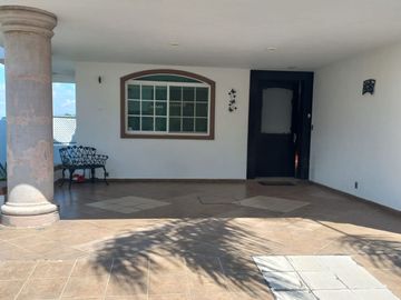 CASA EN VENTA CENTRO SUR 3 NIVELES (SOTANO)