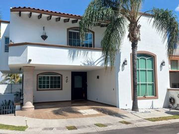CASA EN VENTA CENTRO SUR 3 NIVELES (SOTANO)