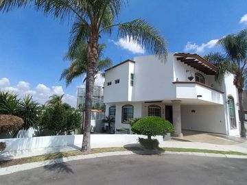 CASA EN VENTA CENTRO SUR 3 NIVELES (SOTANO)