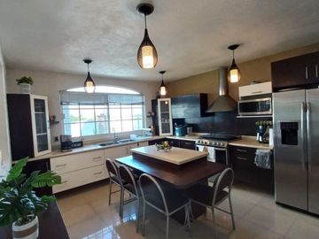 CASA EN VENTA CENTRO SUR 3 NIVELES (SOTANO)