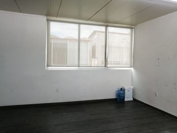 VENTA-AGRADABE DEPARTAMENTO CON ROOF GARDEN PRIVADO EN LORENZO BOTURINI