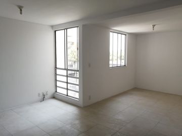 VENTA-AGRADABE DEPARTAMENTO CON ROOF GARDEN PRIVADO EN LORENZO BOTURINI