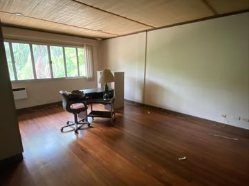 OLD HOUSE FOR SALE IN DASMARINAS VILLAGE MAKATI