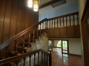OLD HOUSE FOR SALE IN DASMARINAS VILLAGE MAKATI