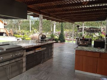 🏘️ Casa Mansión de 4 Dormitorios  en San Joaquín en Venta