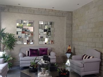 🏘️ Casa Mansión de 4 Dormitorios  en San Joaquín en Venta