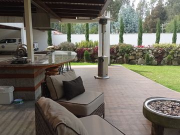 🏘️ Casa Mansión de 4 Dormitorios  en San Joaquín en Venta