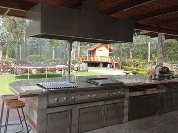 🏘️ Casa Mansión de 4 Dormitorios  en San Joaquín en Venta