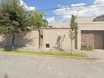 Casa en Calle Guatemala 510 Col Guadalupe Monclova Coahuila