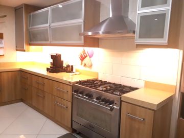 2-STOREY FULLY-FURNISHED HOUSE IN STONECREST SAN PEDRO LAGUNA