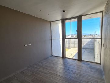 EXCELENTE CASA CON TERRENO