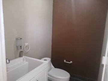 EXCELENTE CASA CON TERRENO