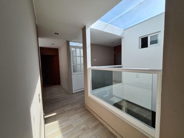 EXCELENTE CASA CON TERRENO