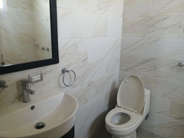 EXCELENTE CASA CON TERRENO