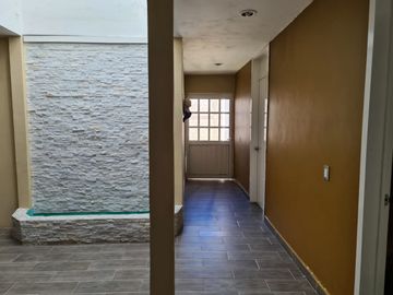 EXCELENTE CASA CON TERRENO