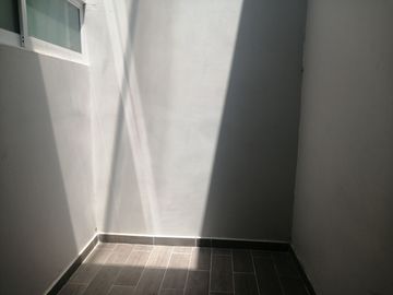 EXCELENTE CASA CON TERRENO