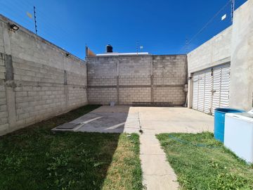 EXCELENTE CASA CON TERRENO