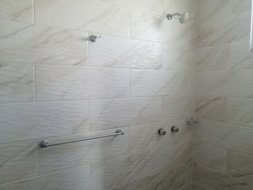 EXCELENTE CASA CON TERRENO