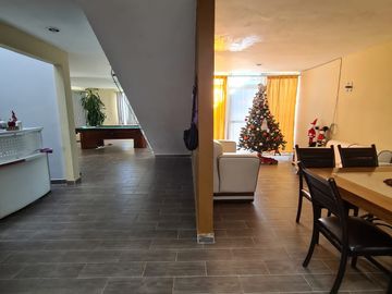 EXCELENTE CASA CON TERRENO