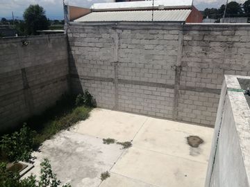 EXCELENTE CASA CON TERRENO