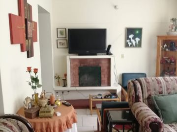 Casa rentera de 3 departamentos en Venta. Seminario Mayor /  Av América y Colón. / Parque Italia / Seminario Mayor
