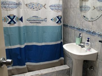 Casa rentera de 3 departamentos en Venta. Seminario Mayor /  Av América y Colón. / Parque Italia / Seminario Mayor