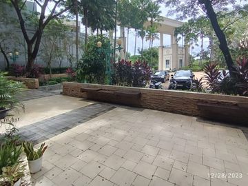 3.5 Floor Shophouse on Orchard Boulevard for Sale