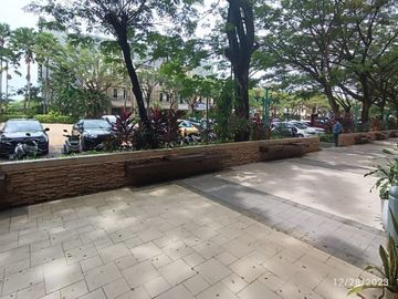 3.5 Floor Shophouse on Orchard Boulevard for Sale