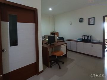 3.5 Floor Shophouse on Orchard Boulevard for Sale