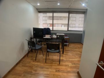 Oficina impecable y renovada